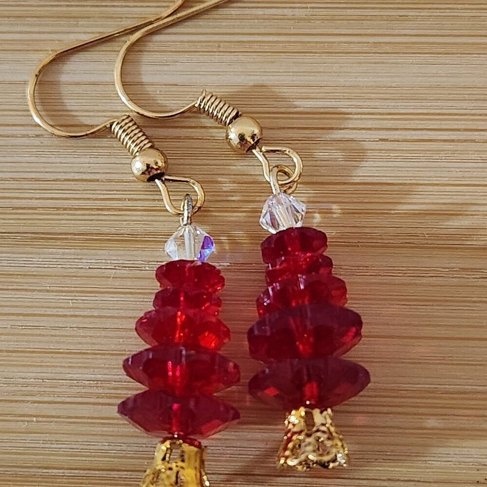 Hand Crafted Earrings Pierced Beaded Christmas Tree Red Gold